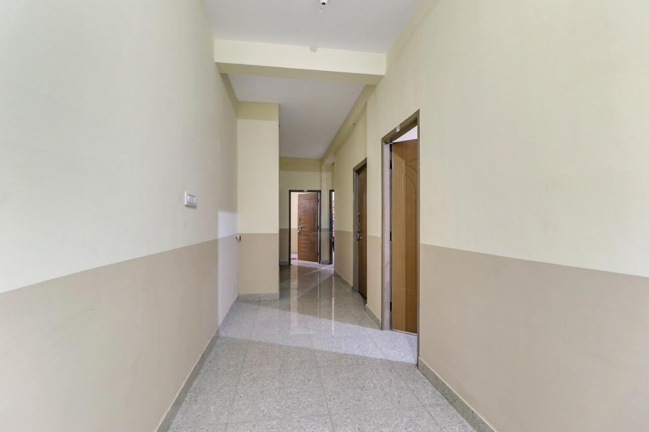 Spot On 76940 Sri Annapoorneshwari Residency Boarding & Lodging 호텔 하산 외부 사진